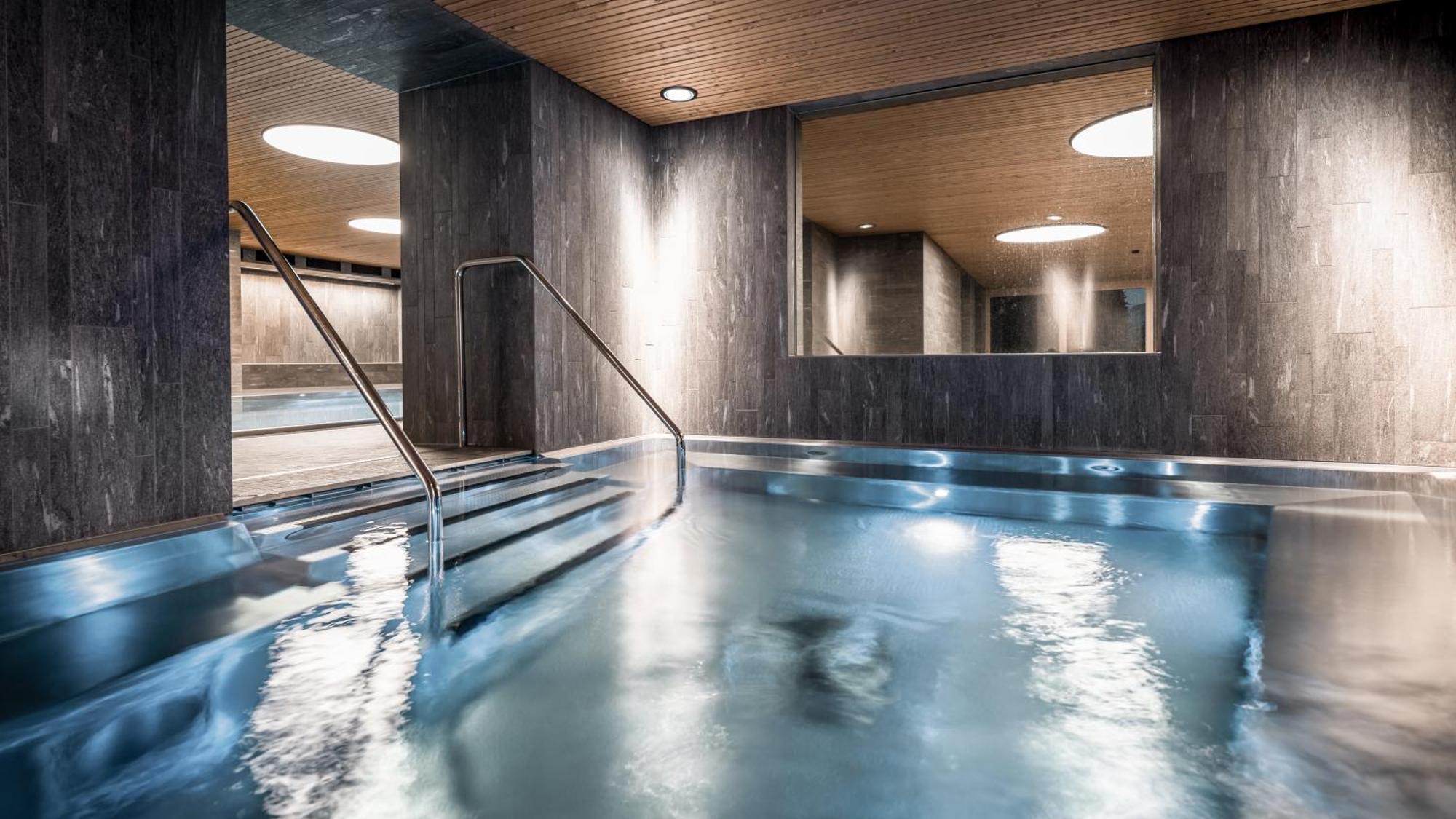Valbella Hotel 4*